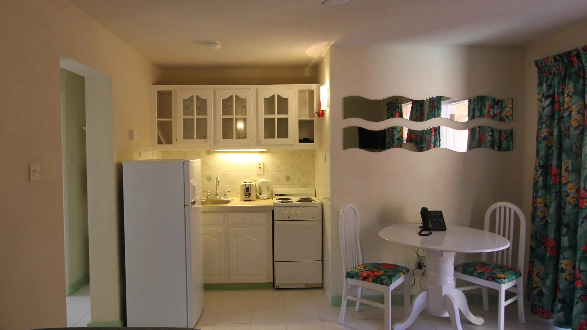*** Apartahotel Worthing Court Apartment Hotel Barbados