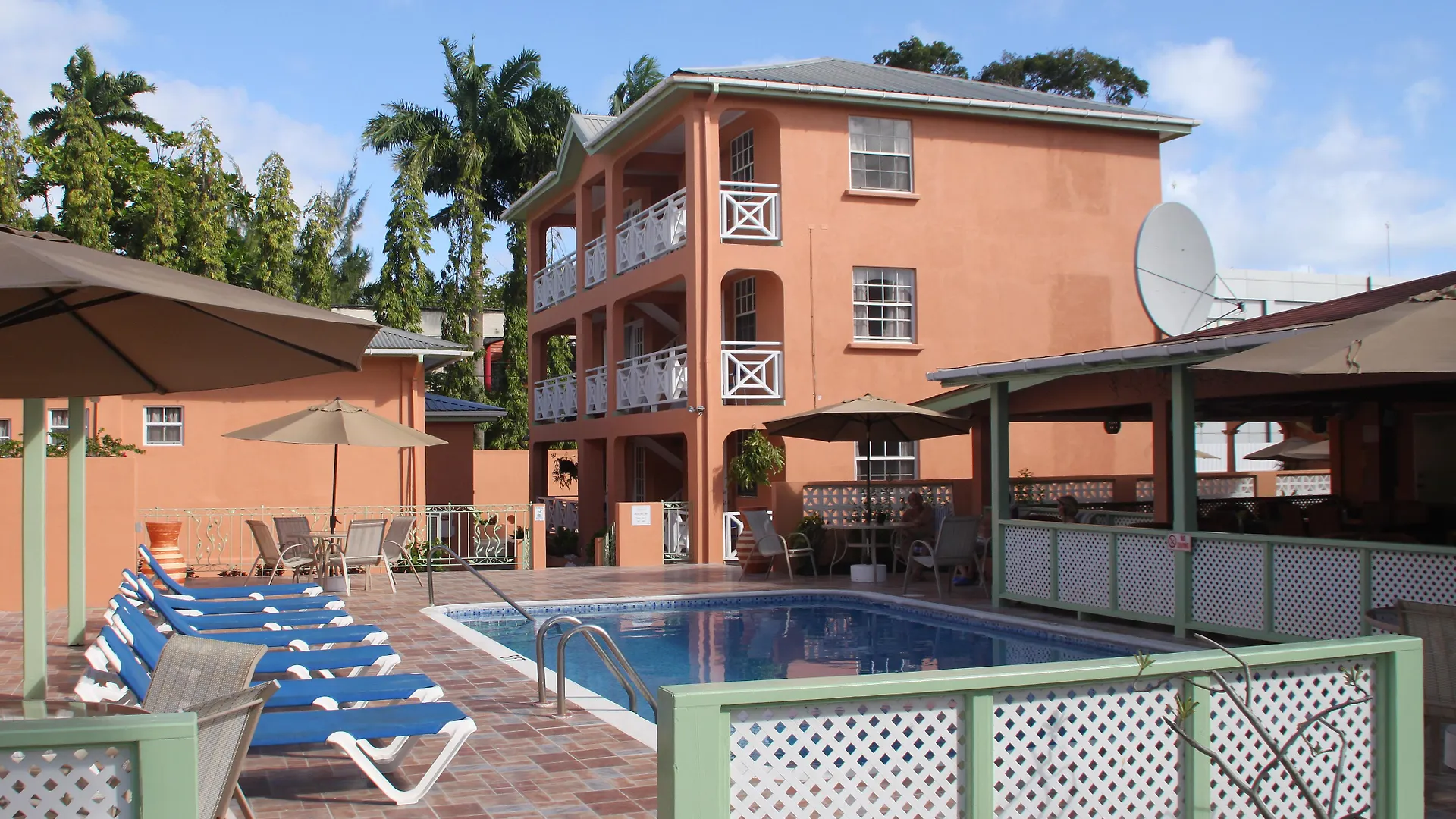 Worthing Court Apartment Hotel 3*,  Barbados