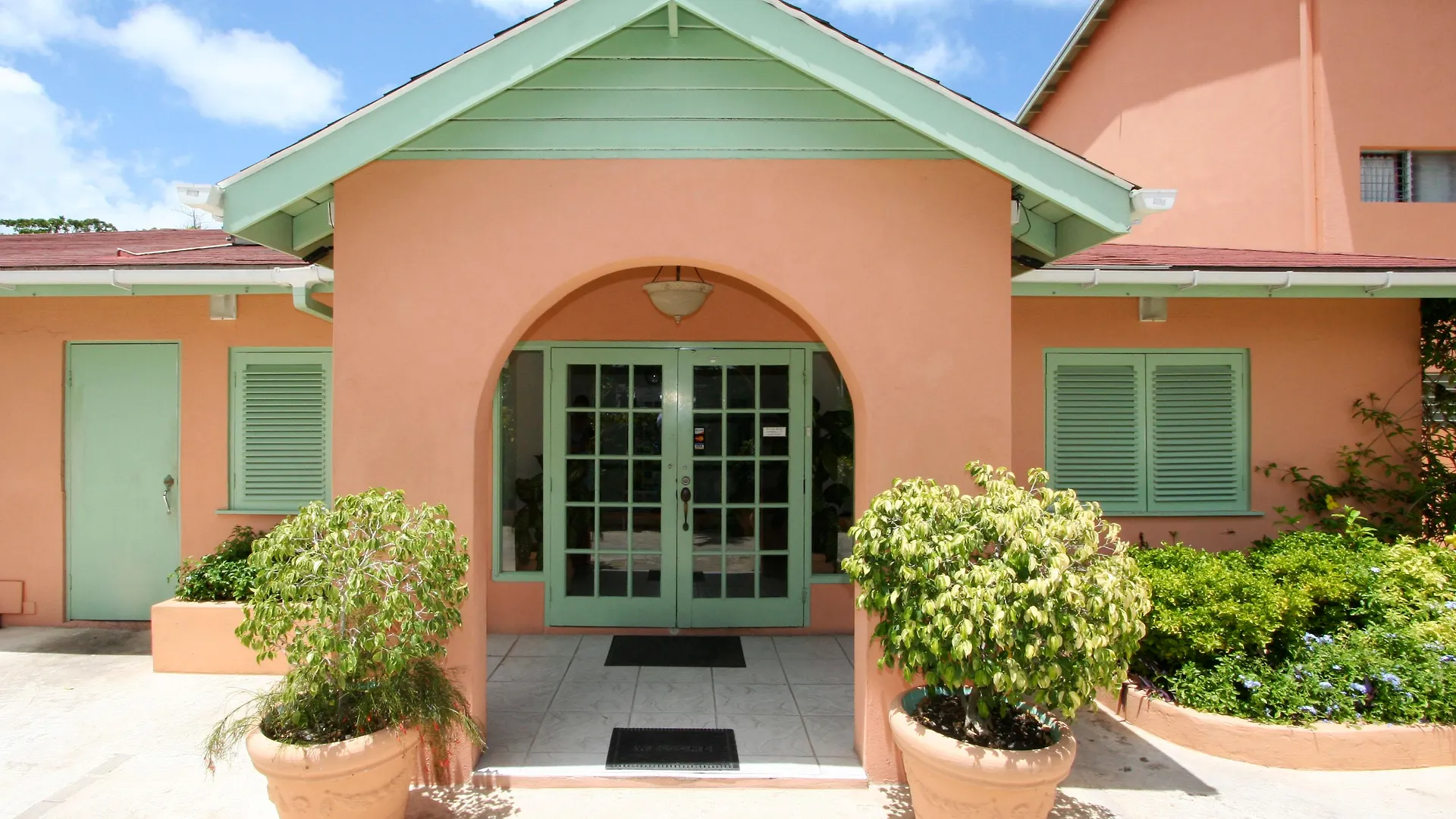 Worthing Court Apartment Hotel
